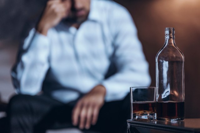 Alkoholizam: Kako da ga shvatimo i izlečimo